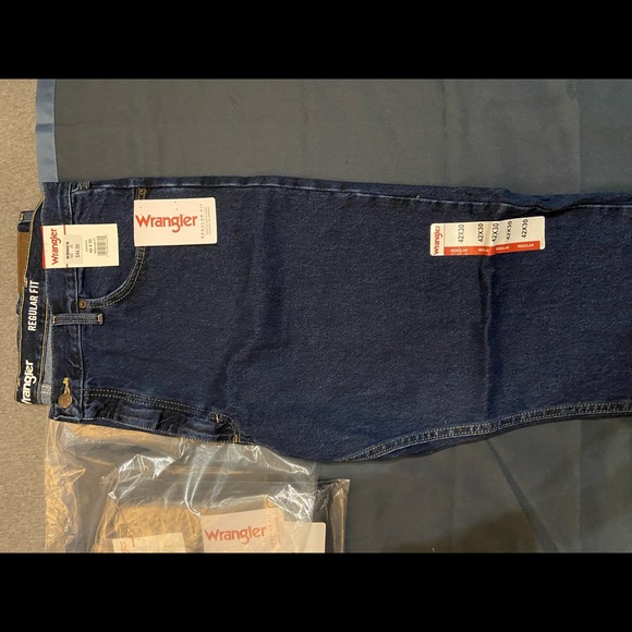 Men’s Wrangler regular fit jeans - Picture 3 of 4